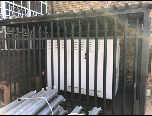 1,750M² WAREHOUSE FOR SALE IN GERMISTON SOUTH